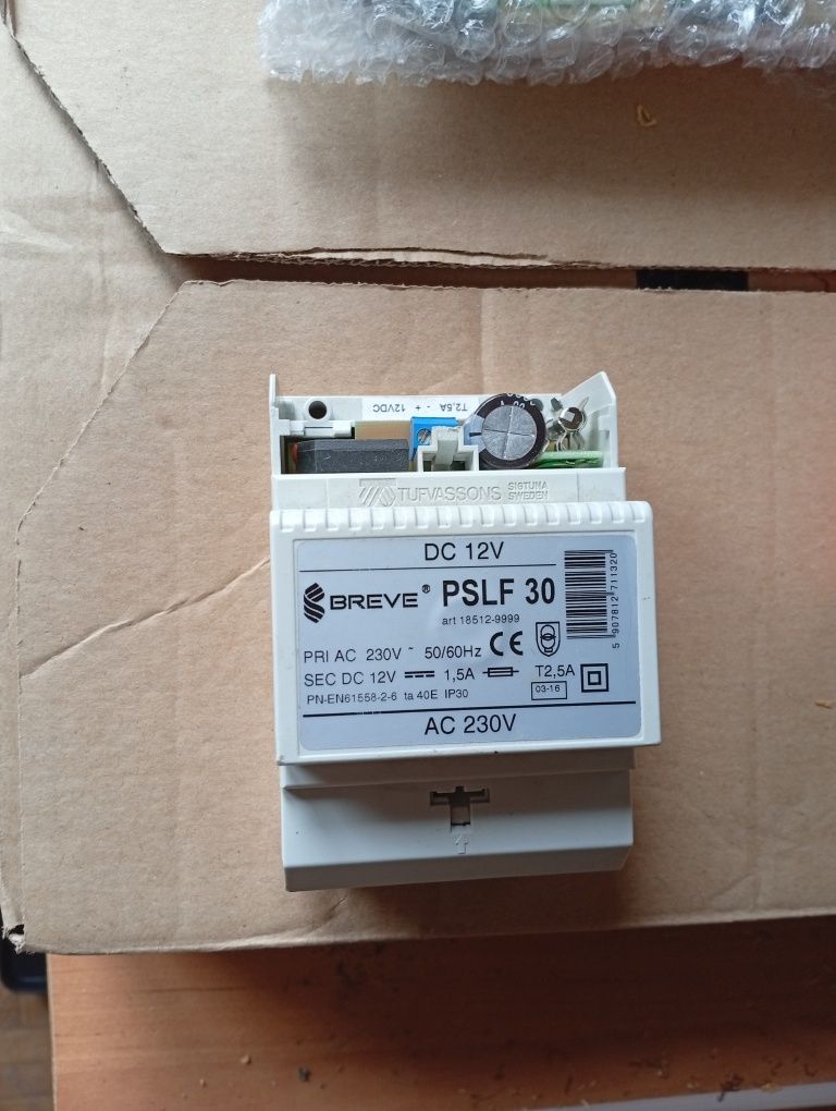 Breve zasilacz transformatorowy 12v230v18w
