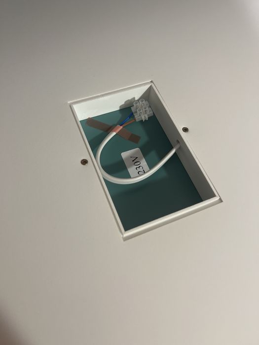 Нове дзеркало з підсвіткою