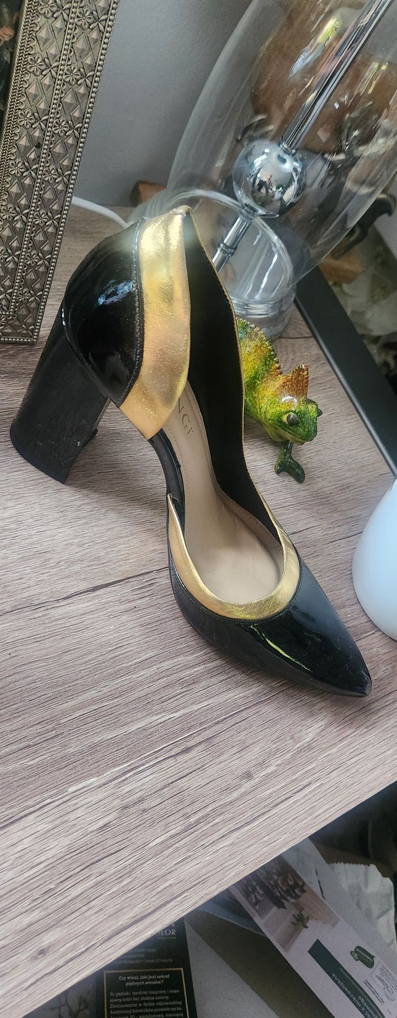 Buty na słupku lakuerkowe Ewa Minge