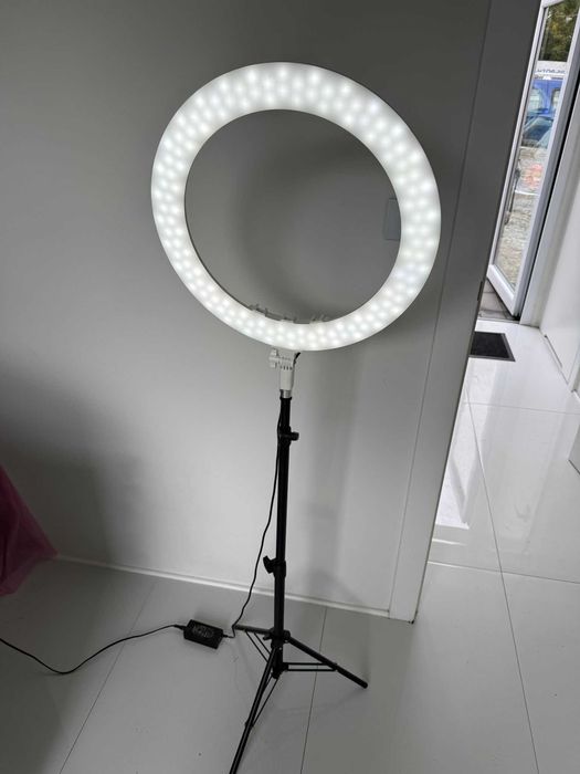 Lampa pierścieniowa LED NEWELL RL-18A Mało Używana