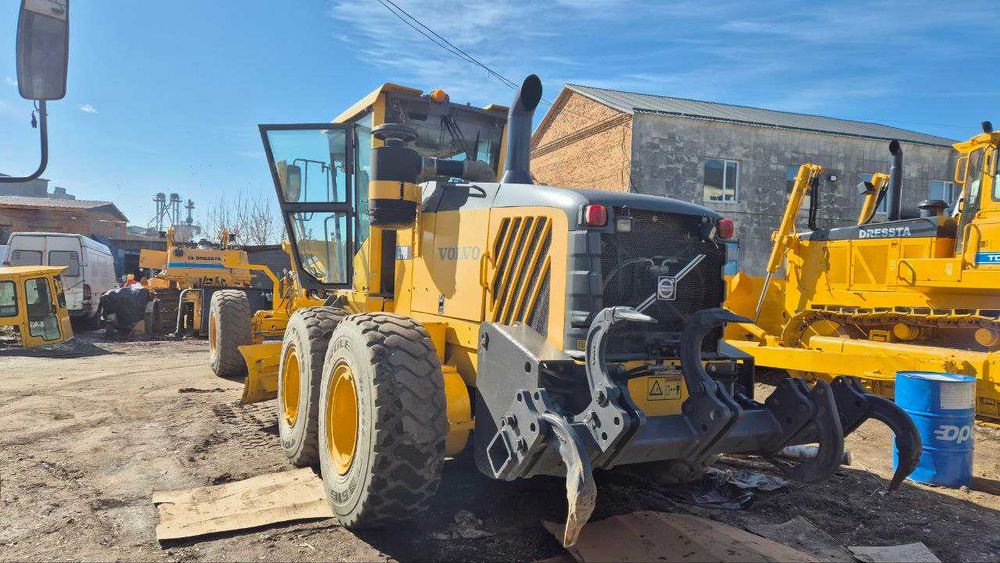 Автогрейдер VOLVO G 990