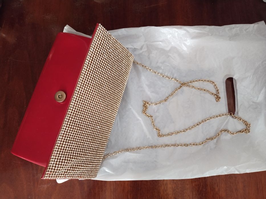 Сумочка клатч на випускний червона