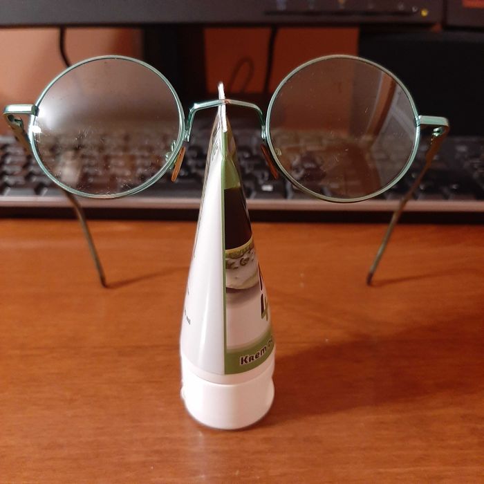 Zestaw 2 par okularów przeciwsłonecznych: 'lenonki'+druga para+gratis