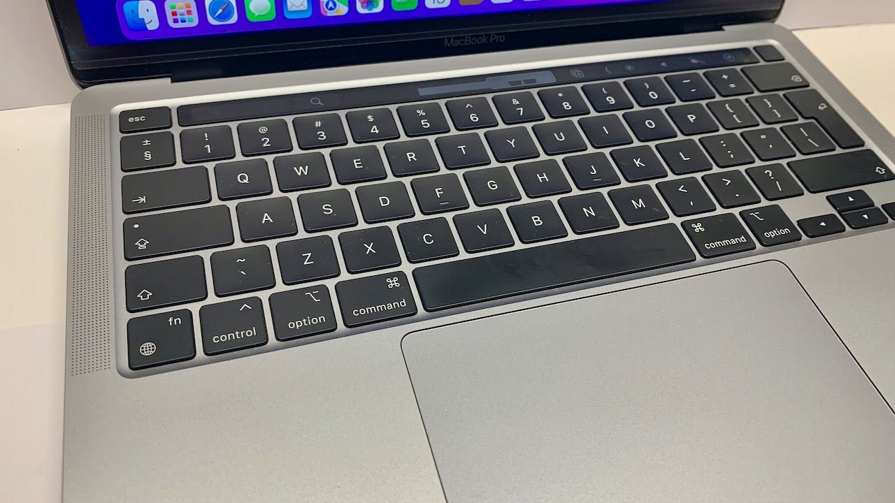 APPLE MacBook Pro 13” M1 / 8 GB RAM / 256 GB SSD / 2020 LAPTOP okazja