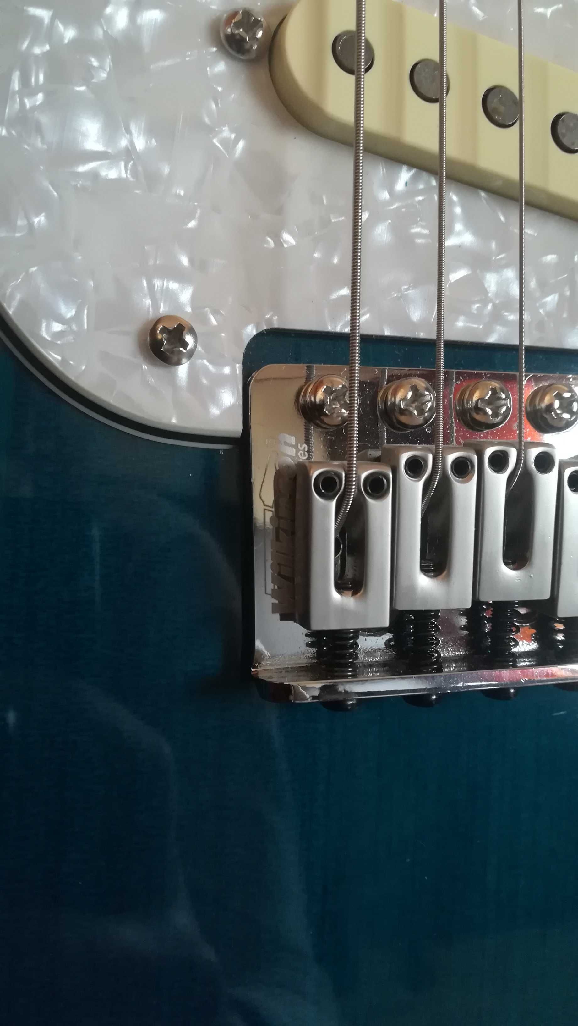 Guitarra elétrica STAGG c/pickups Fender Yosemite