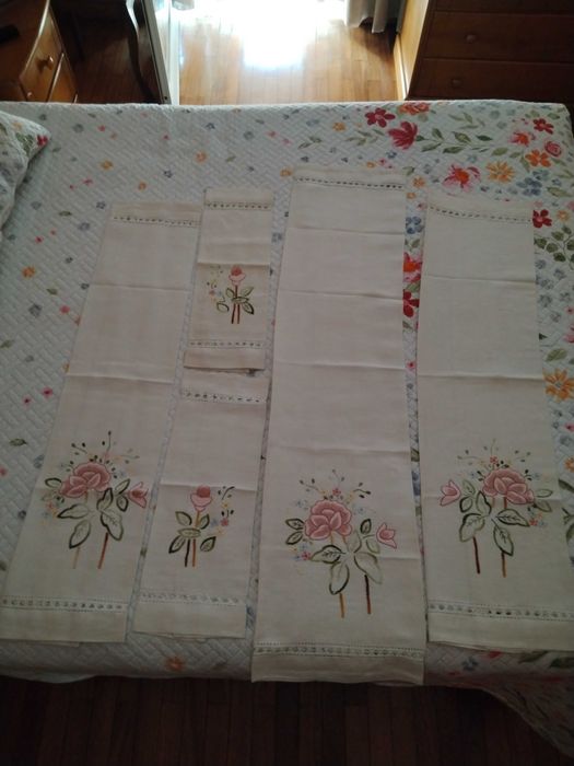 Toalhas de banho em linho . 2 de rosto, 2 de bidé e 1 grande