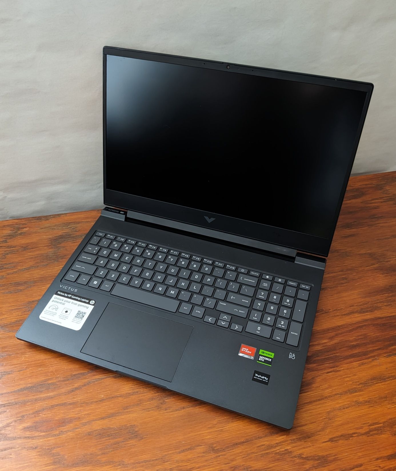 HP Victus 16 rtx4050 7840hs 16ram 1Tb