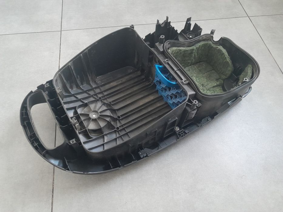 Odkurzacz Miele C3 S8 obudowa kółka
