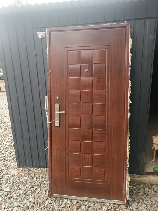 Drzwi zewnętrzne z demontażu 80 prawe