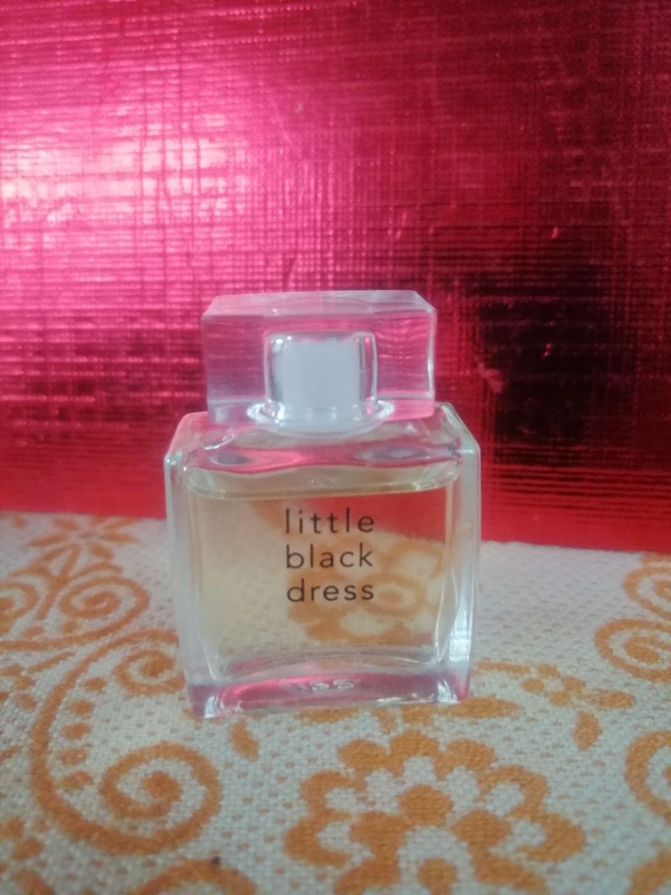 Little Black dress miniatura wody toaletowej Avon