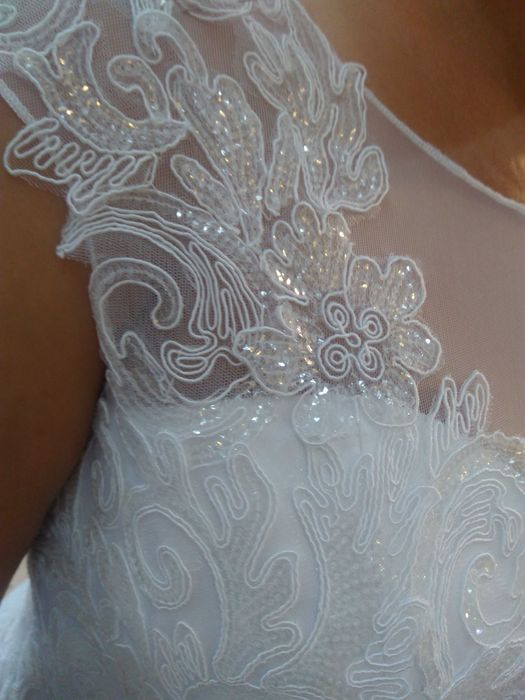 Sukienka ślubna biała
