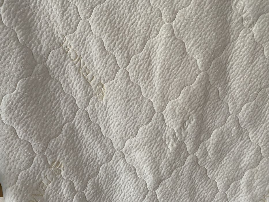 Materac lateksowy Hevea 120x60 cm dla dzieci jak nowy