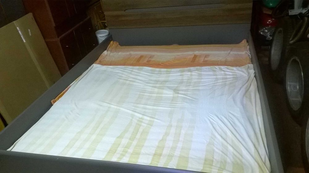 Łóżko podwójne ze stelażem 160/2000