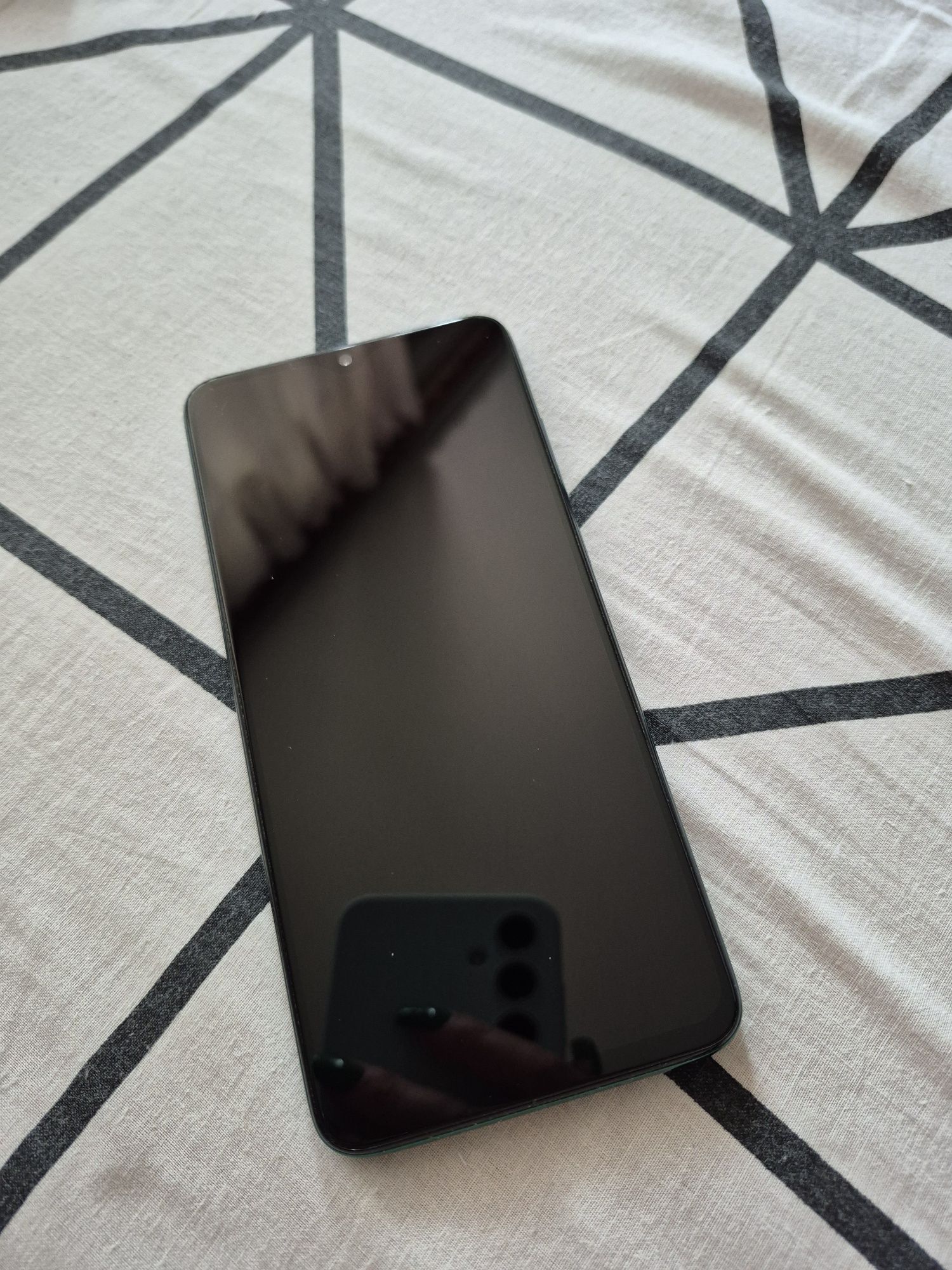 Продам смартфон Xiaomi Redmi  Note  8 Pro 6/64
