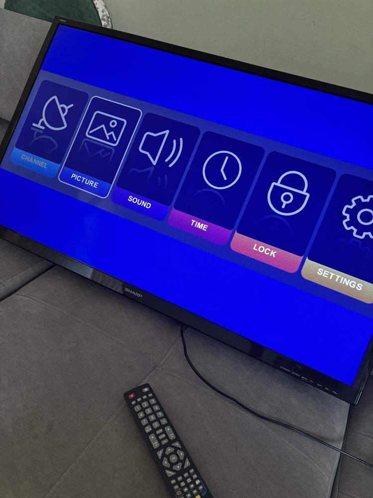Telewizor Sharp Aquos 32 cale
