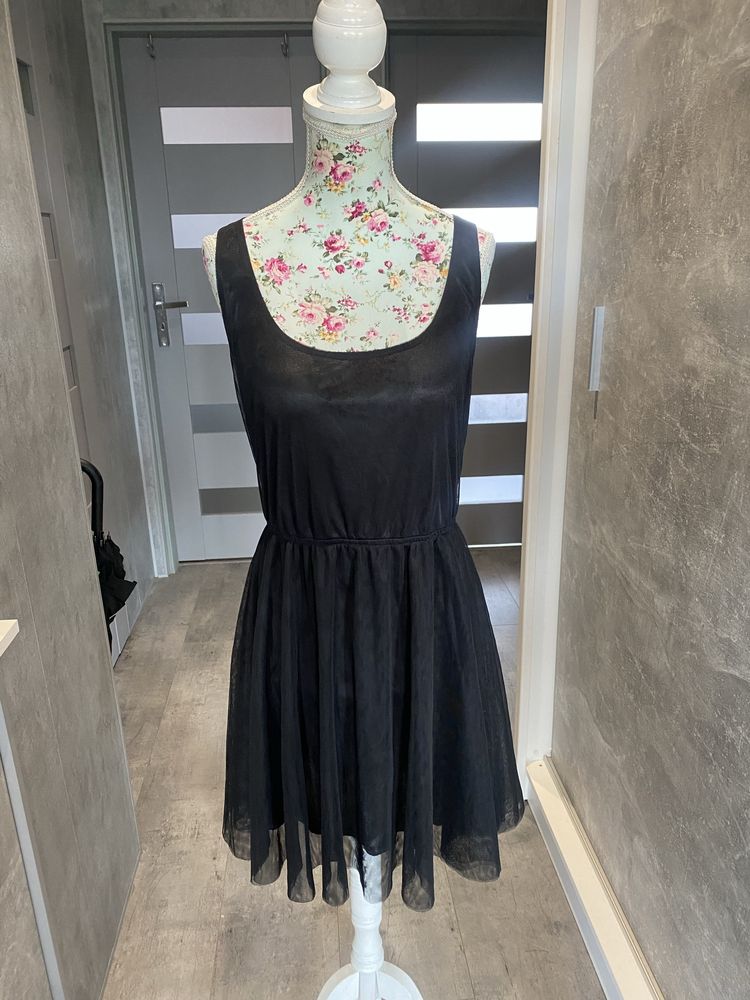 Sukienka tiulowa L 40 Bershka