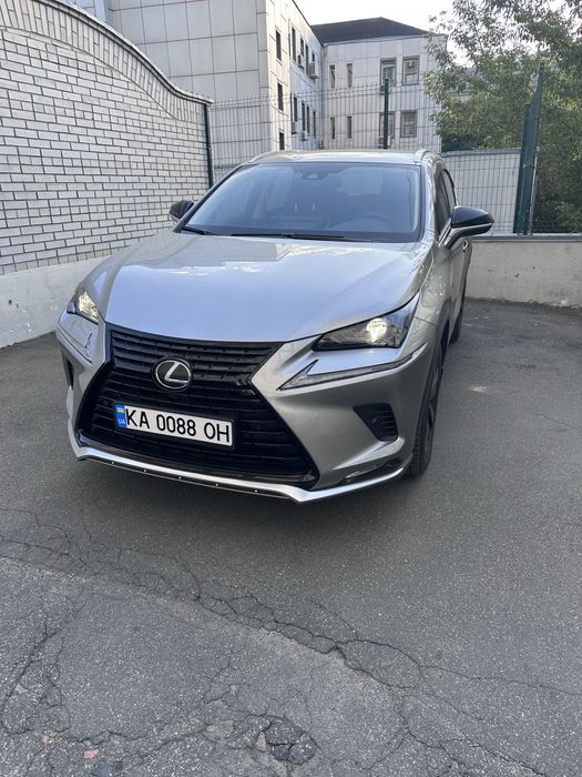 Легковой автомобиль Lexus NX 2021 року