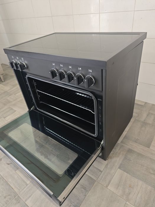 Професійна індукційна плита Bertazzoni Італія