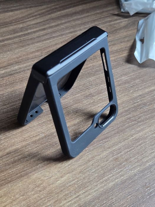 Etui Samsung Z Flip 6 z Magsafe