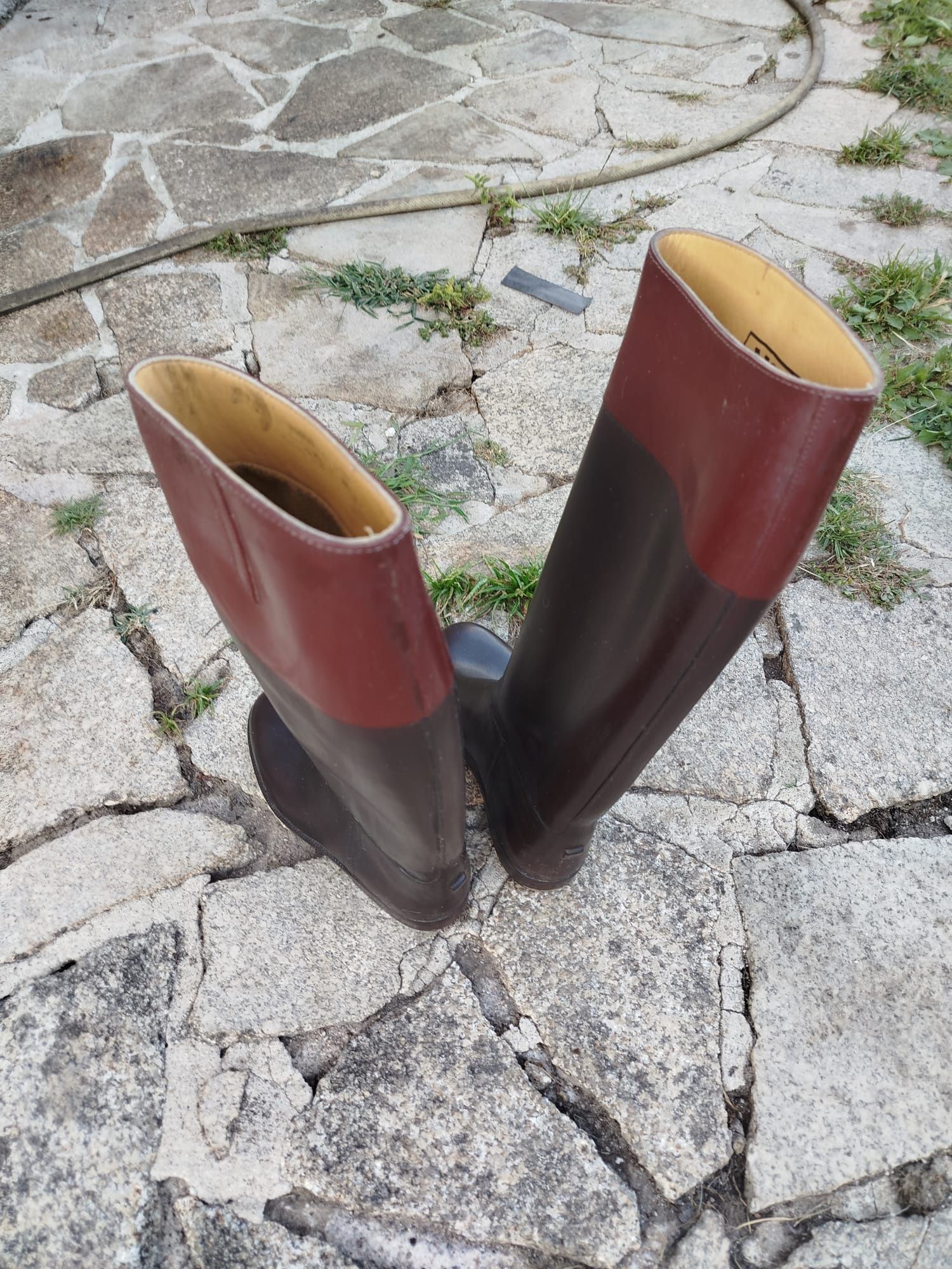 Selas cavalos, arnês, botas, e outros LOTE
