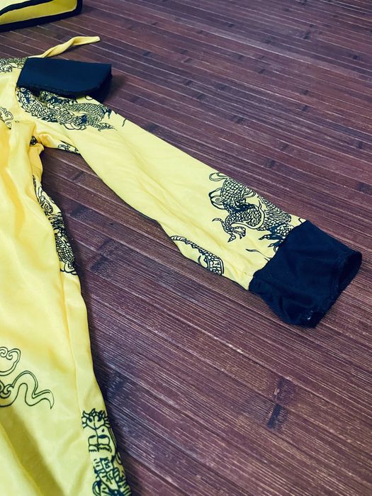 Fato de CARNAVAL de chinesa, com vestido e chapeu.