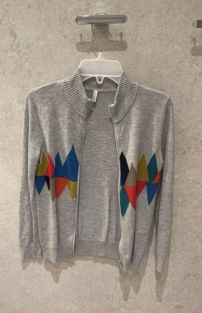 United Colors of Benetton rozpinany lekki elegancki sweter na 7/8 lat