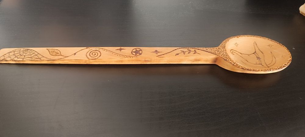 Colher de pau gravada artesanalmente - Wicca