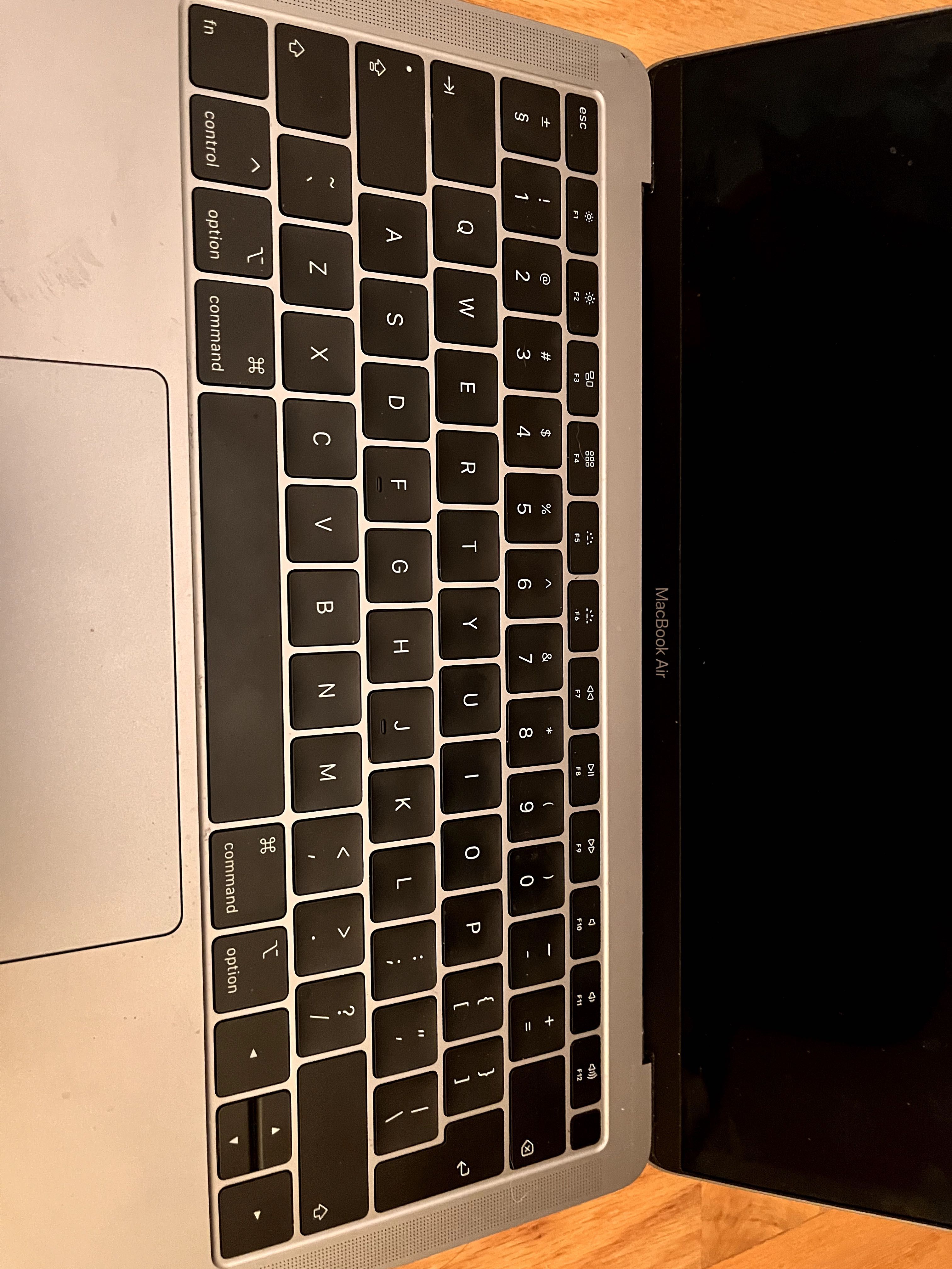 Sprzedam lub zamienię  MacBook Air 2019 w doskonałym stanie!