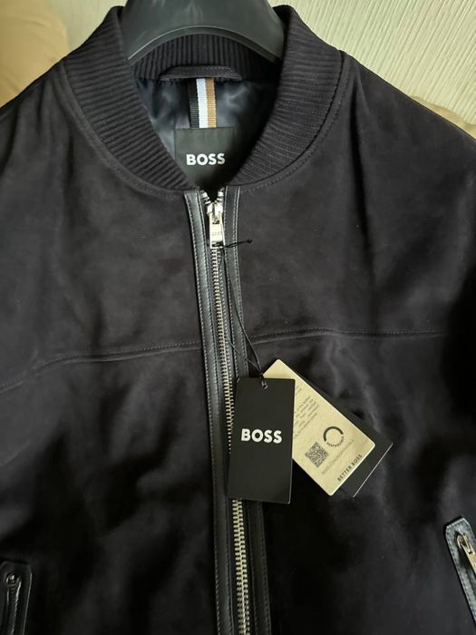 Замшевая куртка Boss с кожаными вставками