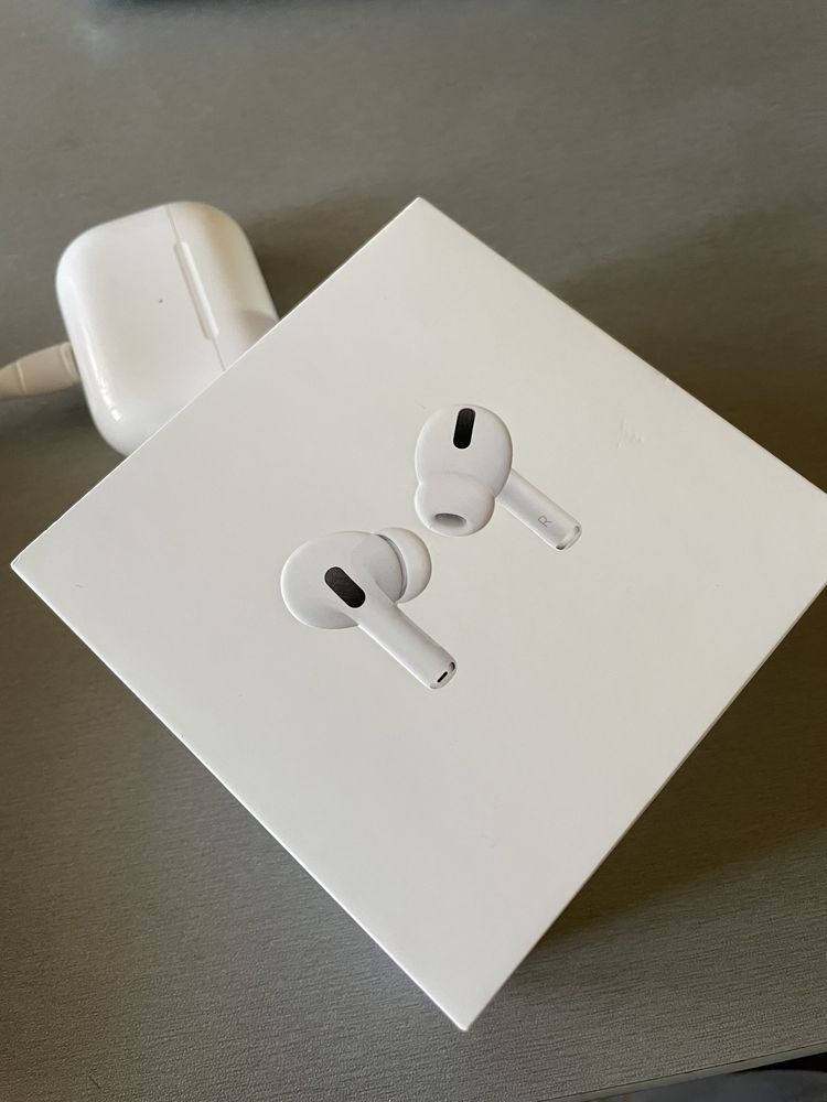 Наушники AirPods Pro