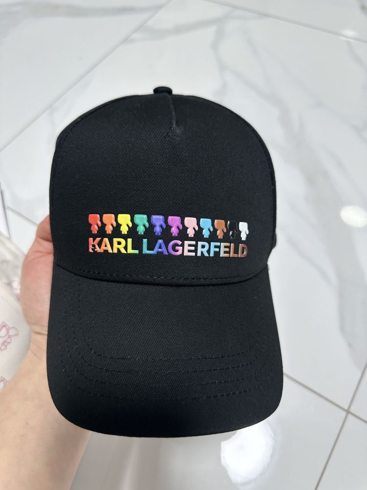 Кепка безсболка Karl Lagerfeld