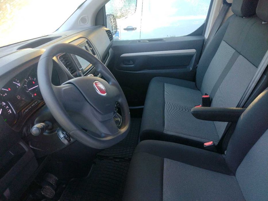 Wynajem pojazdu Fiat Scudo Brygadówka 6-osobowa