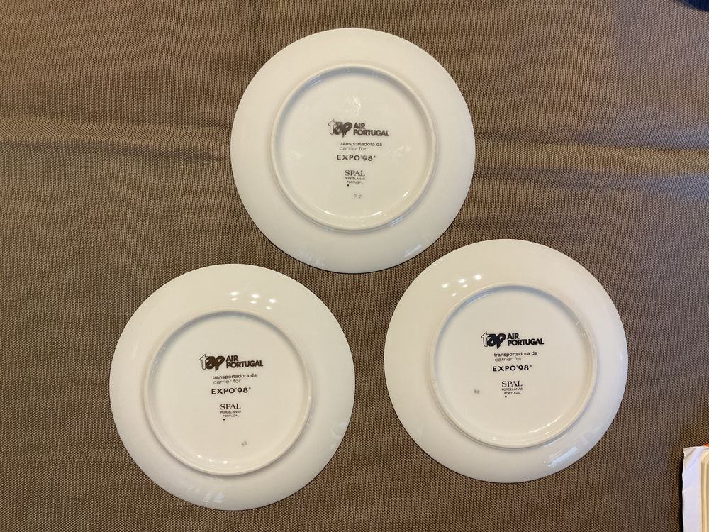 Tres pequenos pratos expo 98, da TAP, com motivo Caravelas