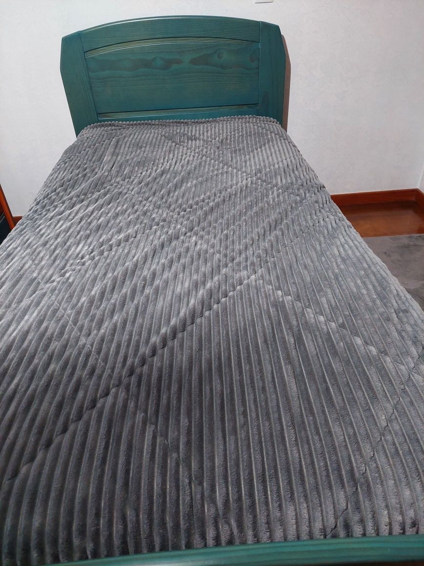 Cama individual com outra  em gavetão e respetivos colchões