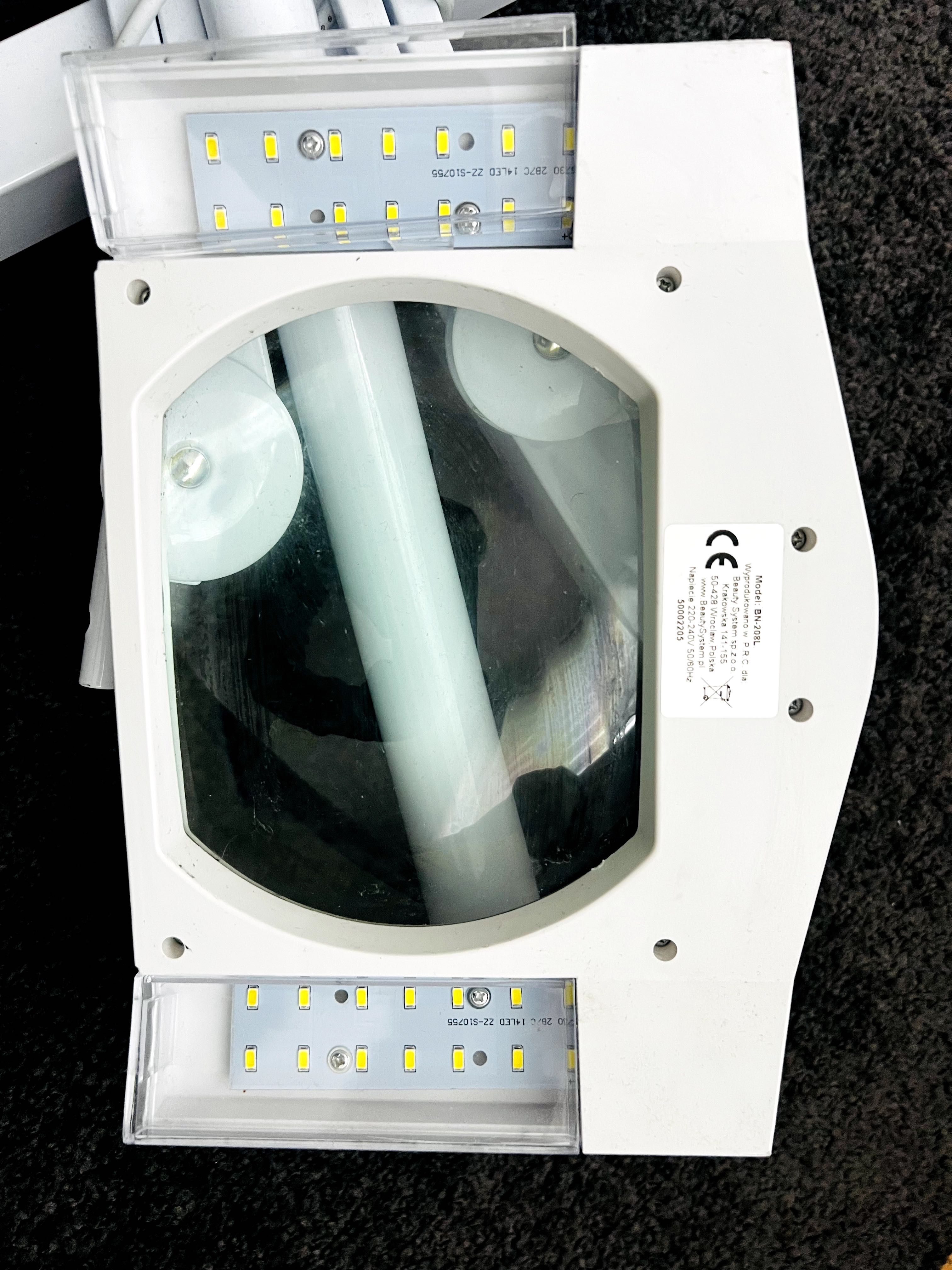 Lampa z lupą i statywem LED