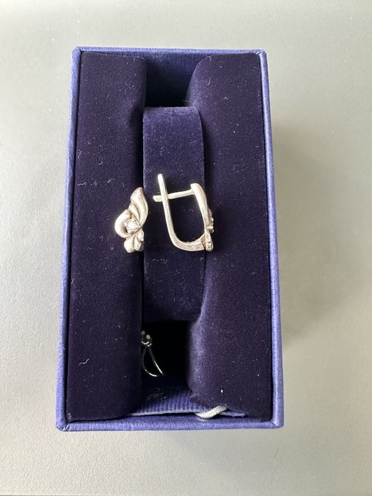 Срібні сережки з камінчиками