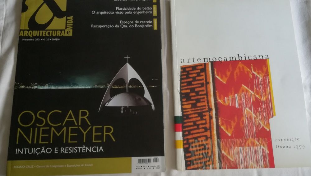 Oscar Niemeyer + Arte Moçambicana , livros