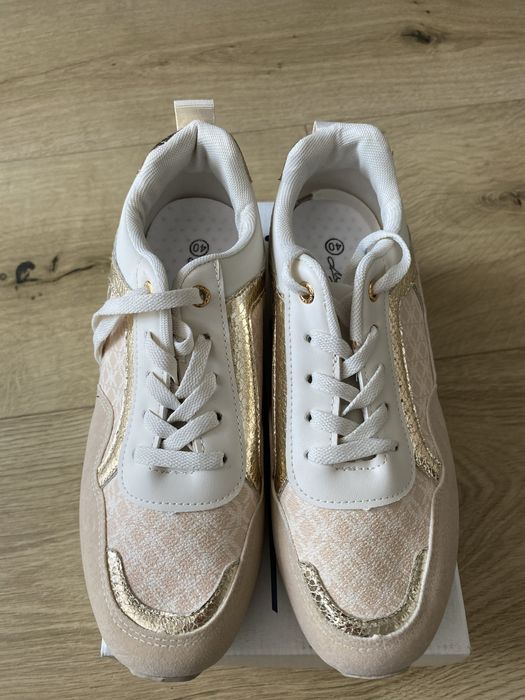 Nowe snickersy rozmiar 40