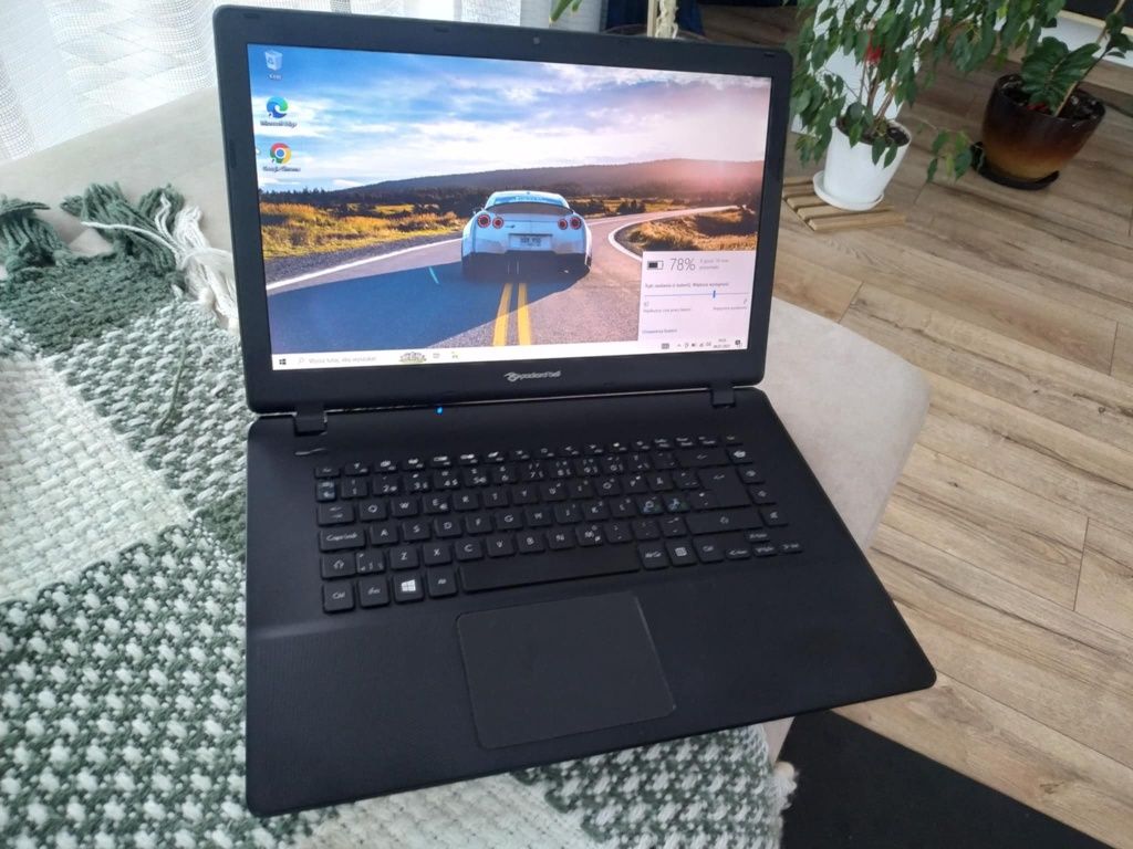 Laptop dysk ssd , 15,6 bluetooth , USB 3.0 , bateria długo trzyma