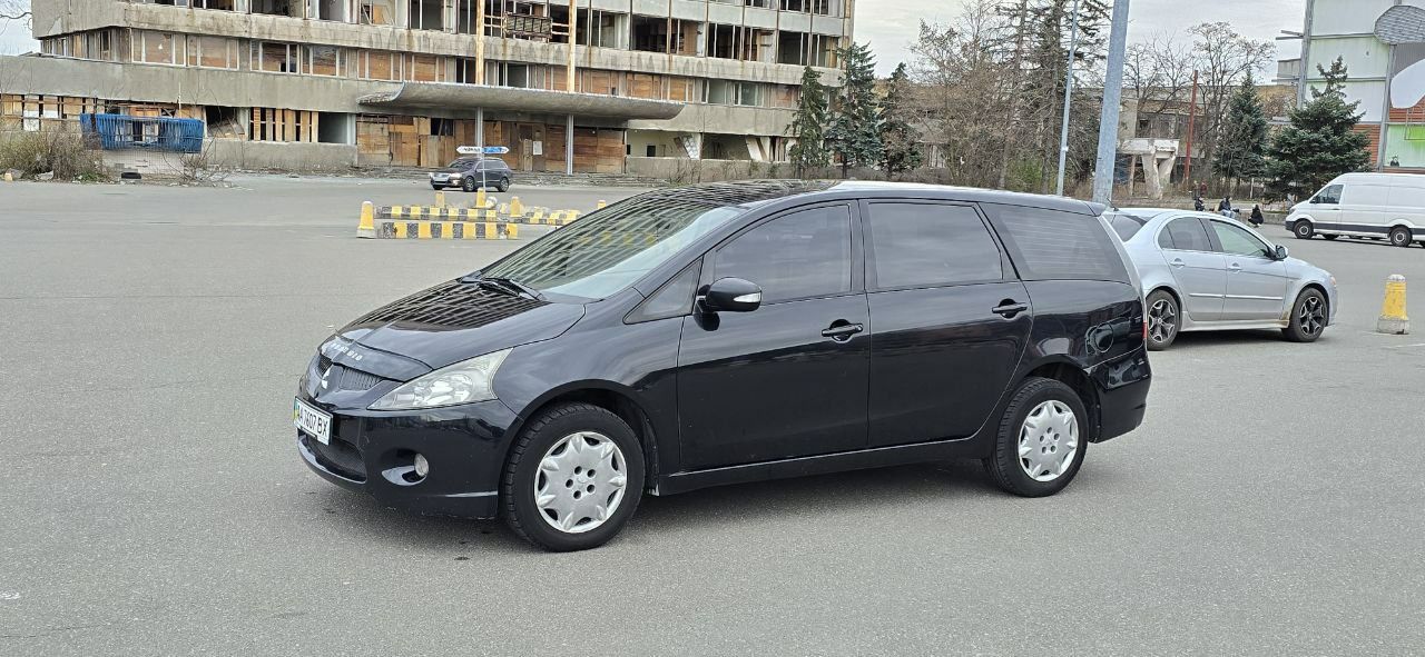 Продам Mitsubishi Grandis 7 мест гбо-4 в отличном состоянии