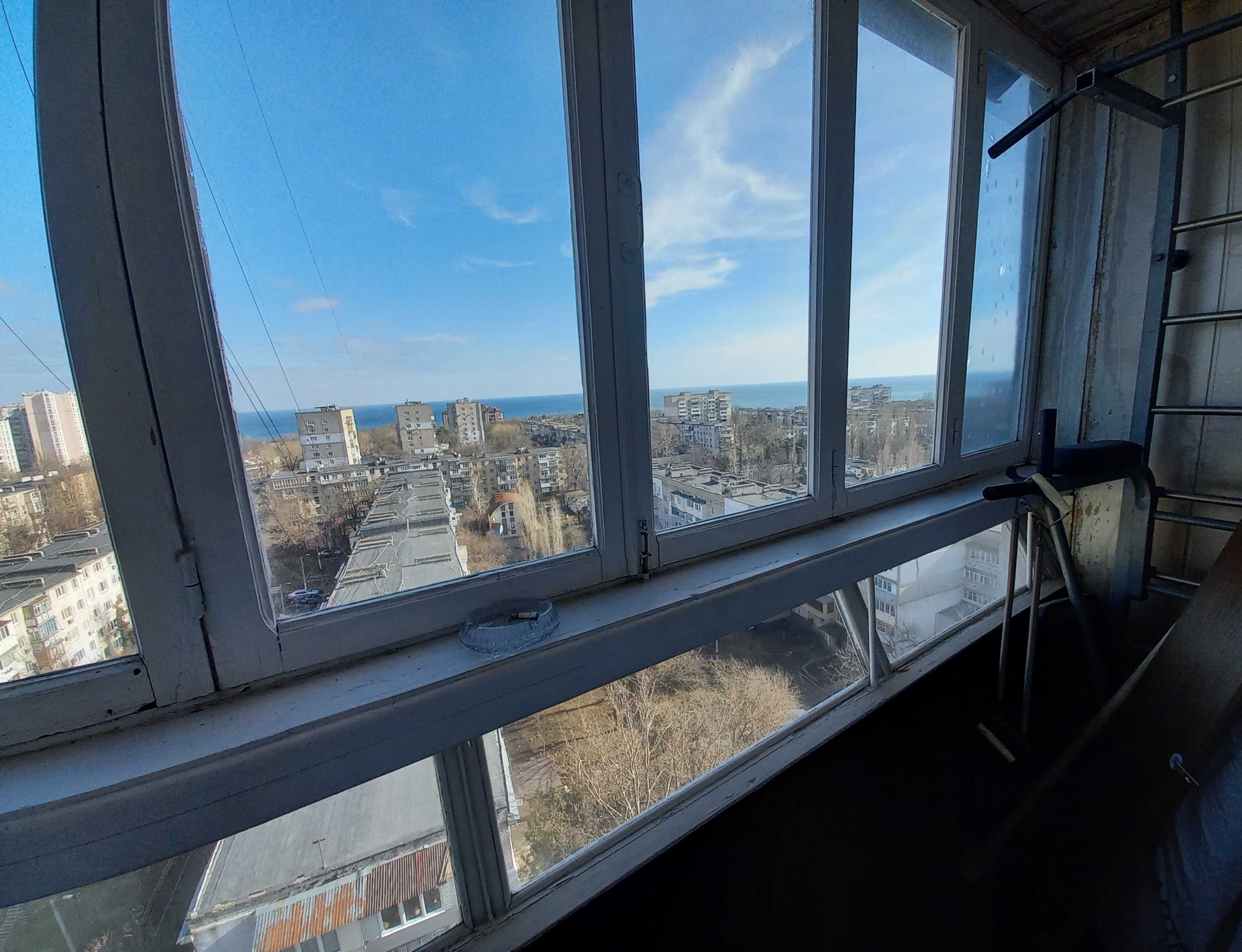 2-х комнатная квартира с видом на море в центре Черноморска