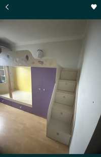 Łóżko piętrowe ze schodami