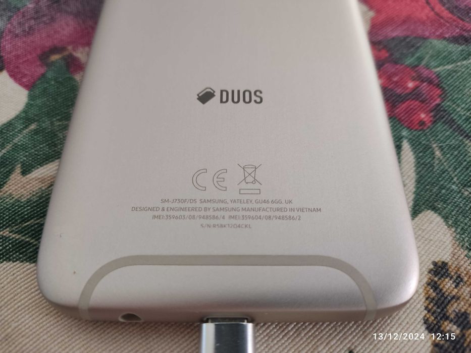 Vendo Samsung Galaxy J7 duos dourado para peças ou reparar