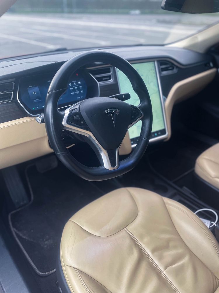 Продам Tesla Model S