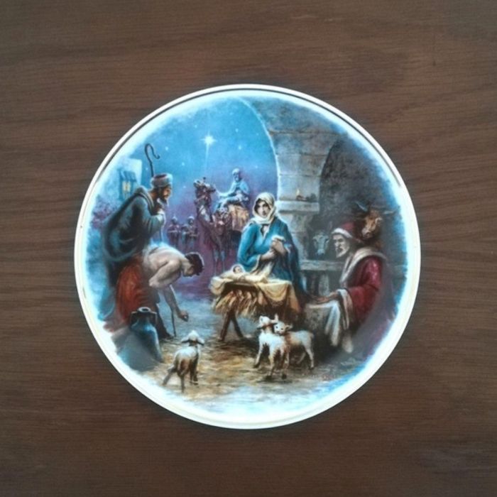 Prato de Natal 1984, em porcelana, da QN Portugal, em caixa original