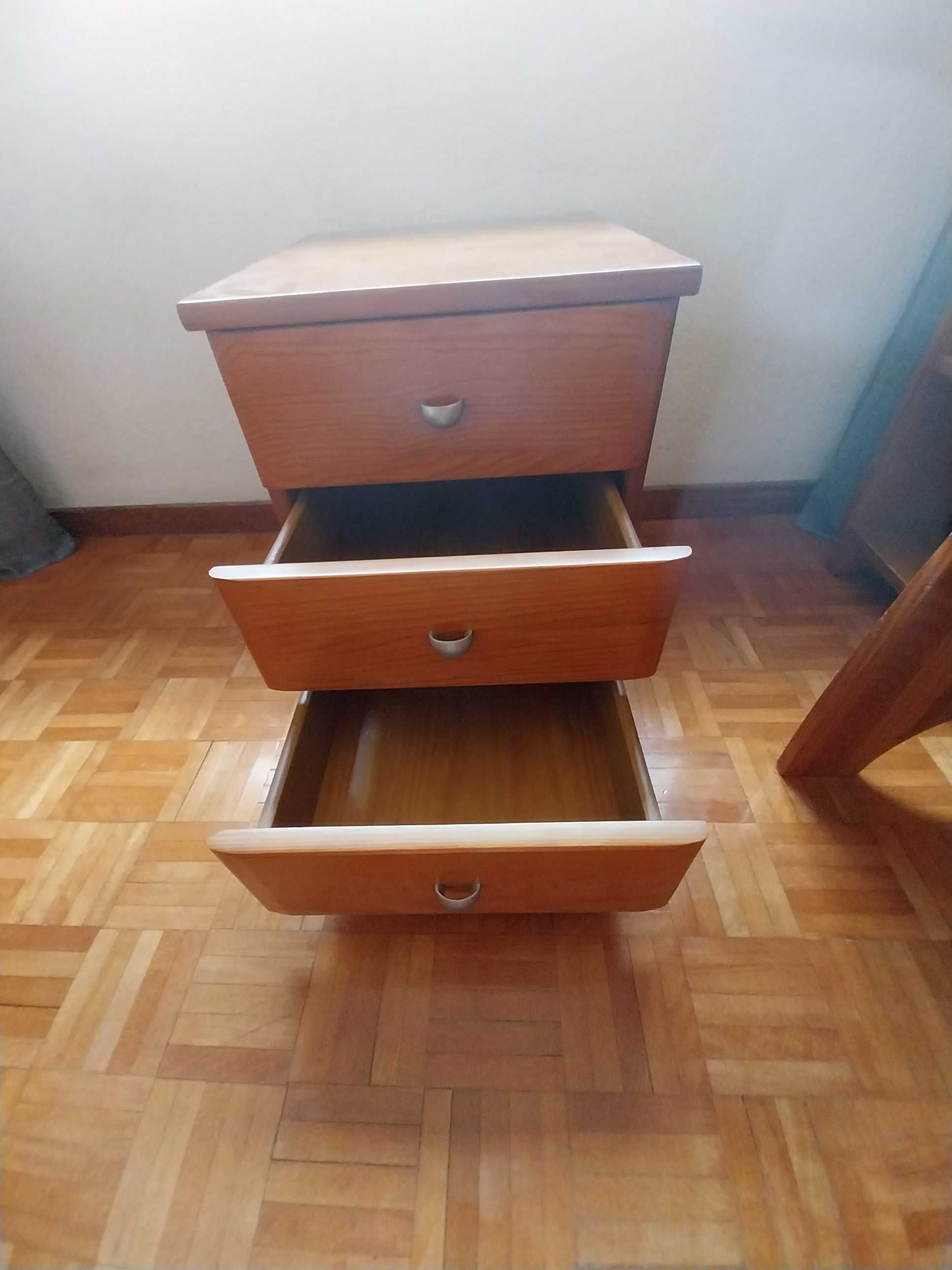 Conjunto de móveis de quarto de solteiro