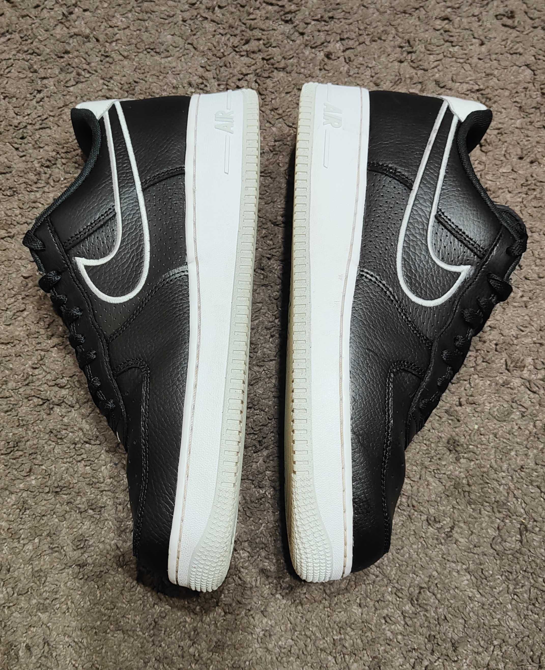 Nike air force 1'07 czarno-białe r.44,5