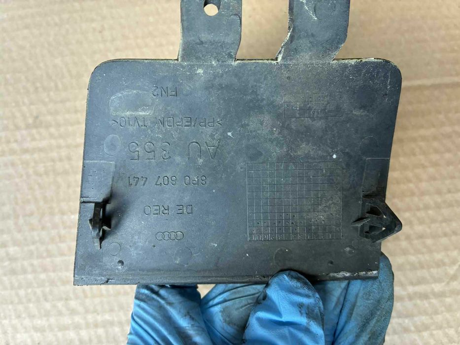 zaślepka haka holowniczego ucha do holowania wkrętki audi a3 8p