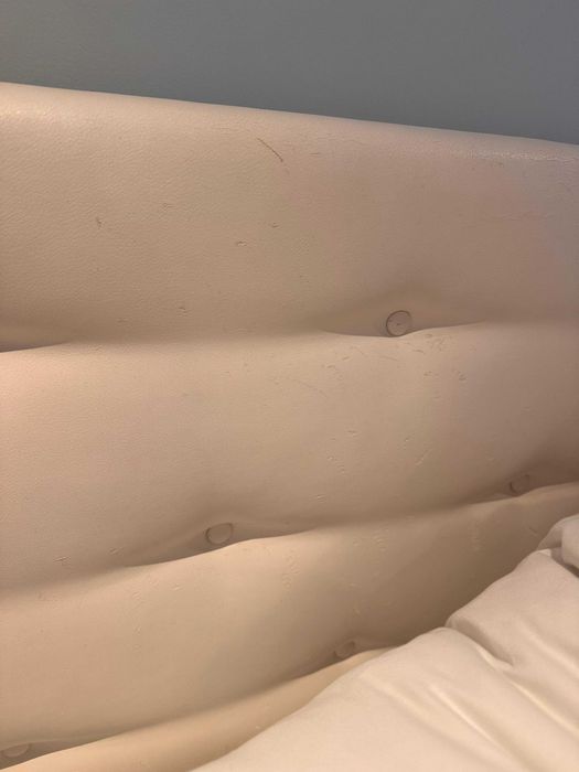 Cama e colchão de casal 150x190 com cabeceira e arrumação