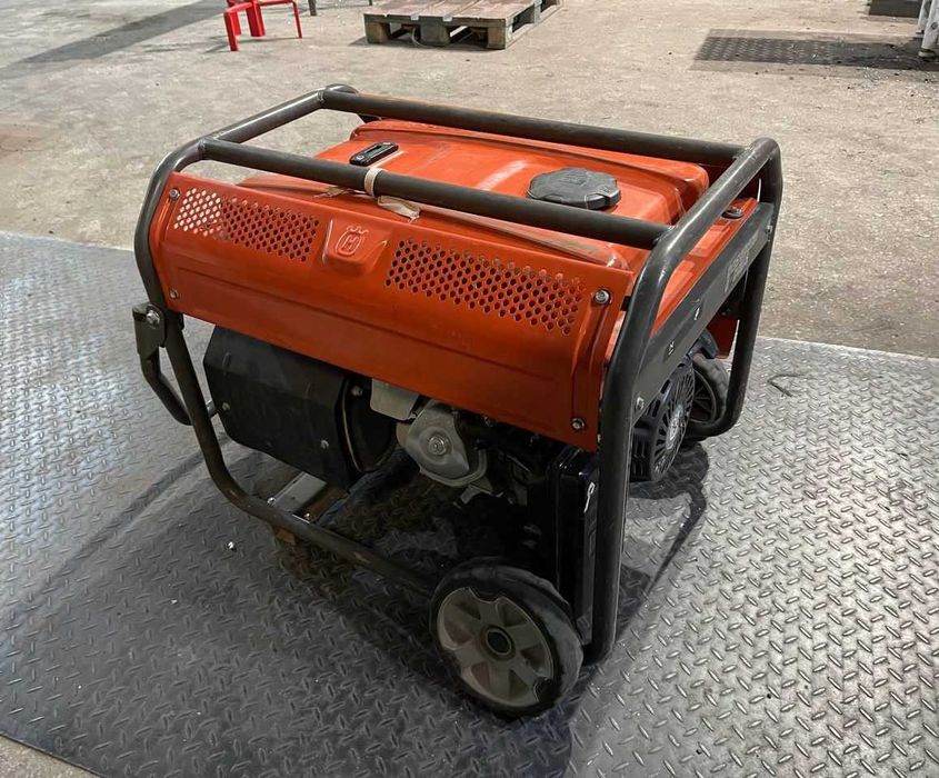 Генератор Husqvarna 5500p 5,5 кВт эл запуск на колесах, з акумулятором